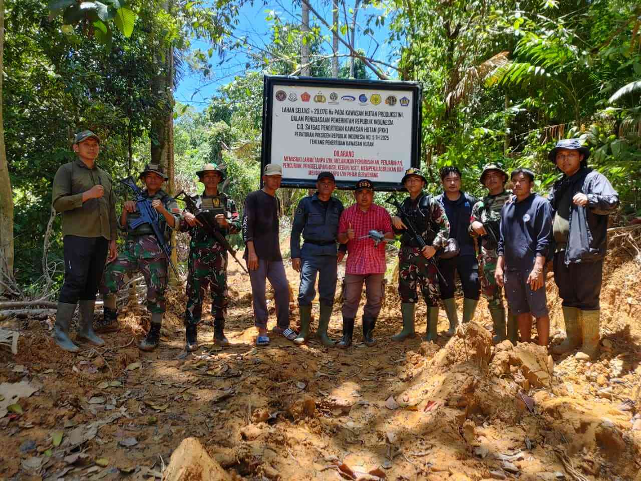 Gakkum Kehutanan OPERASI GABUNGAN SATGAS PKH BERSAMA KEMENTERIAN KEHUTANAN TINDAK PT. BRN DI KEPULAUAN MENTAWAI
