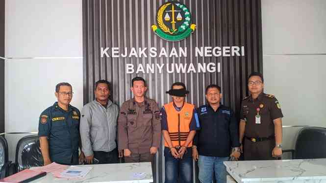 Gakkum Kehutanan GAKKUM KEHUTANAN: BERKAS PERKARA DINYATAKAN LENGKAP, AKTOR KUNCI PELAKU PEMBALAKAN LIAR DI TN BALURAN SIAP DISIDANGKAN 