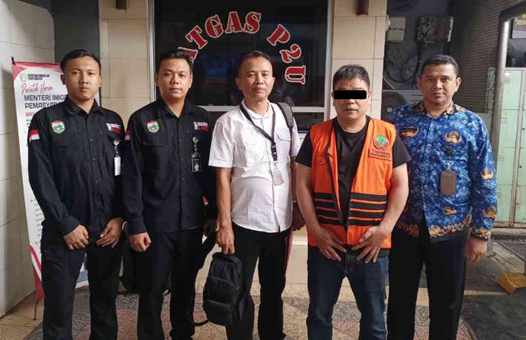 Gakkum Kehutanan GAKKUM KEHUTANAN GAGALKAN PENYELUNDUPAN BURUNG DILINDUNGIDI BANDARA SOEKARNO–HATTA, WNA TIONGKOK DITETAPKAN SEBAGAI TERSANGKA